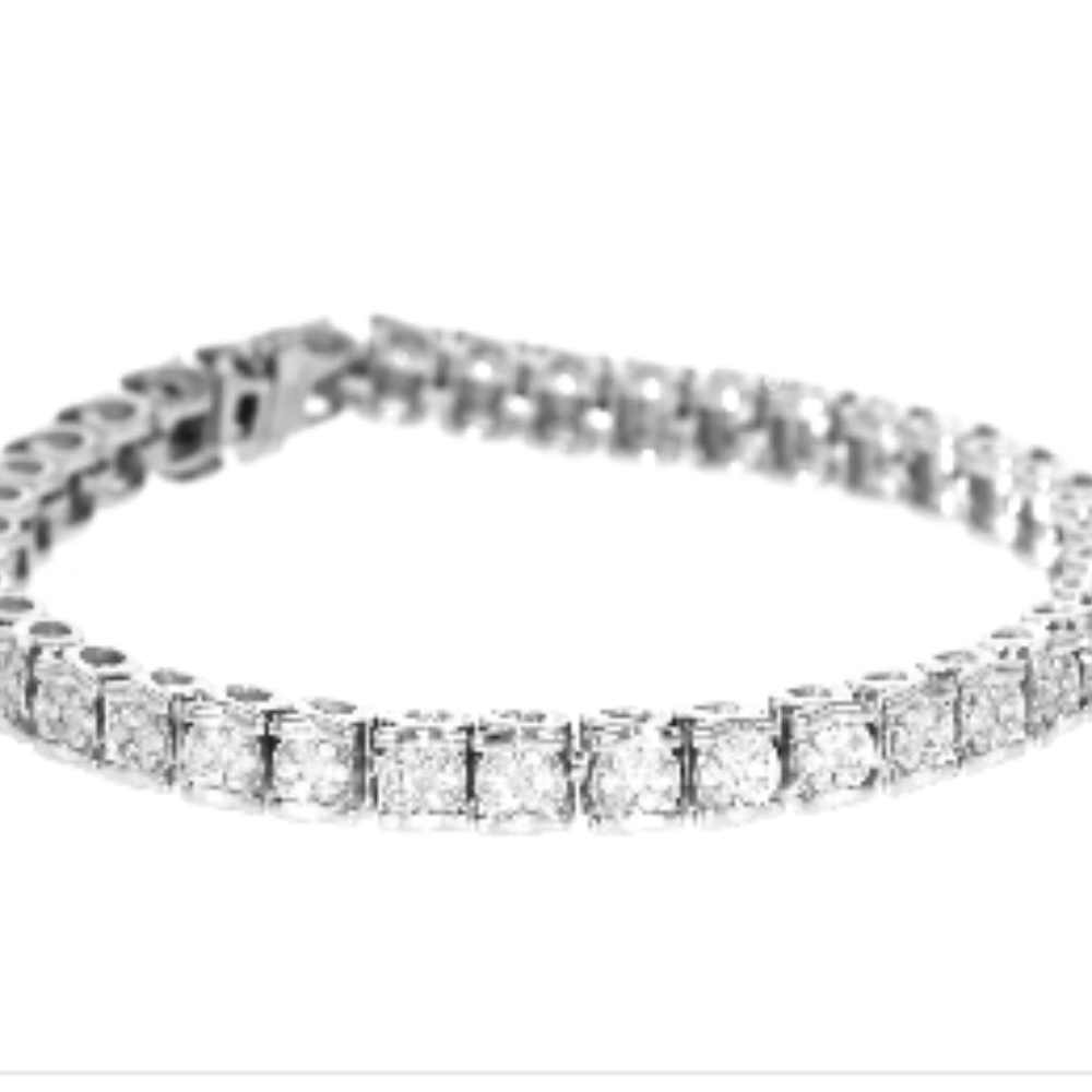 Woman Silver and Diamond tennis bracelet